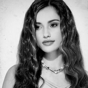 Meet your Posher, Jolie